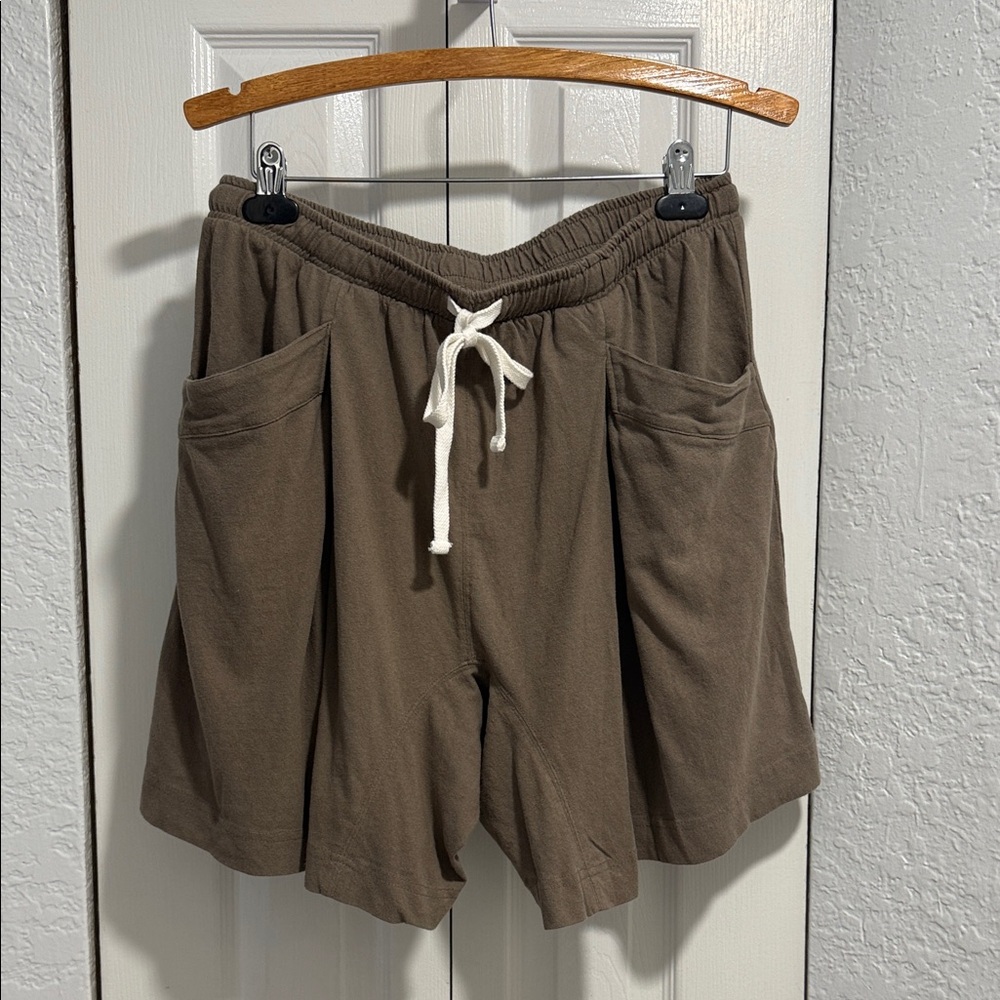 Anise Shorts Women's Relaxed Drawstring Pocket Shorts - Taupe